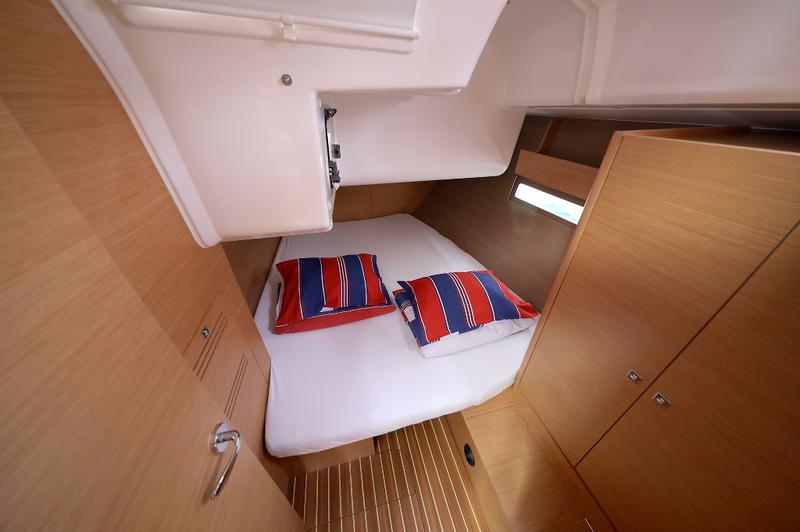 Book yachts online - sailboat - Dufour 412 GL - 3 FRIENDS - rent