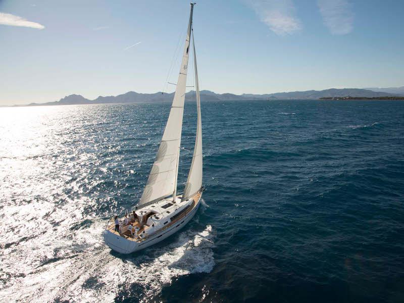 Book yachts online - sailboat - Bavaria Cruiser 46 - ZOE - rent