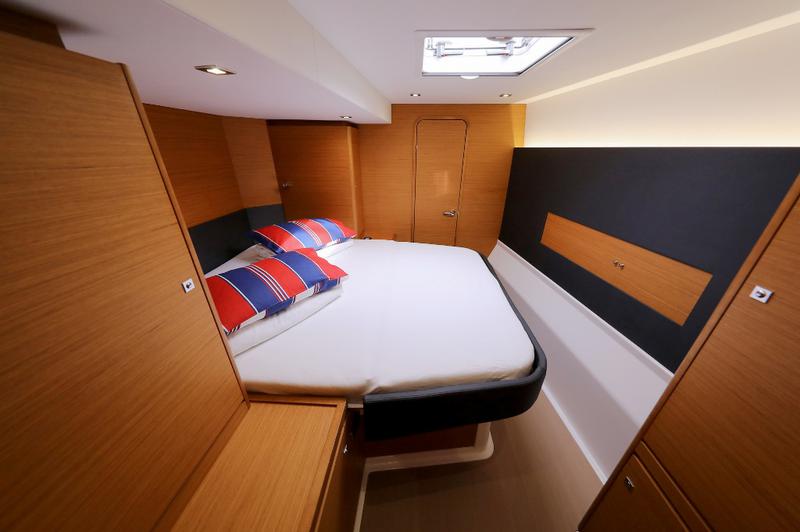 Book yachts online - catamaran - Dufour 48 - BE MINE - rent