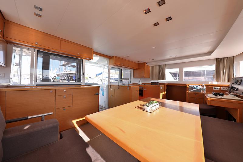 Book yachts online - catamaran - Lagoon 450 - DORKA V - rent