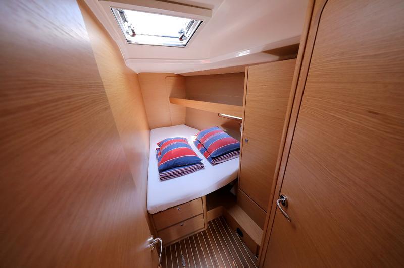 Book yachts online - sailboat - Dufour 460 Grand Large - 4 YOU - rent