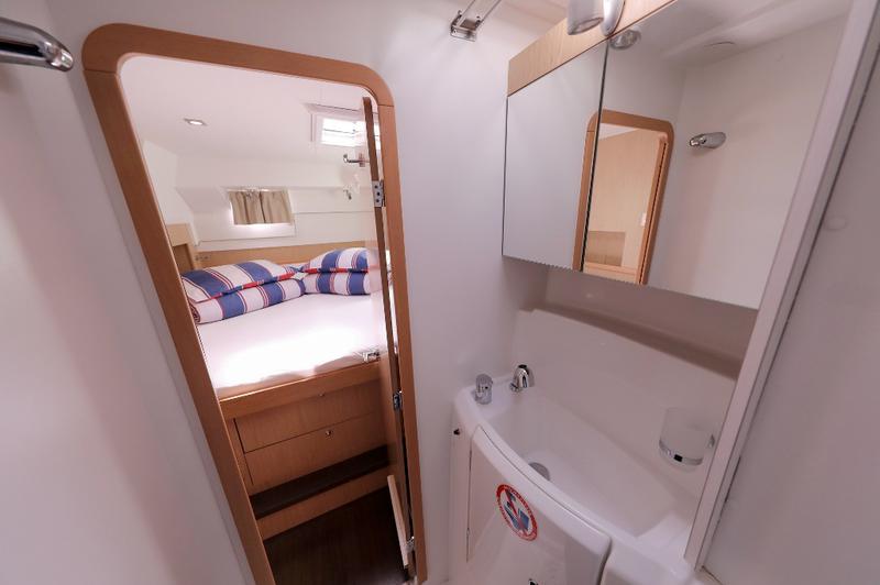 Book yachts online - catamaran - Lagoon 400 S2 - MAJA V - rent