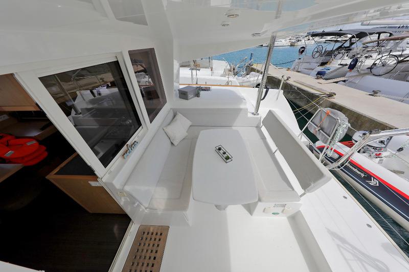 Book yachts online - catamaran - Lagoon 400 S2 - MAJA V - rent