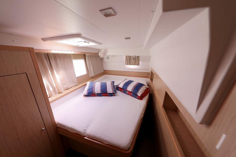 Book yachts online - catamaran - Lagoon 400 S2 - MAJA V - rent
