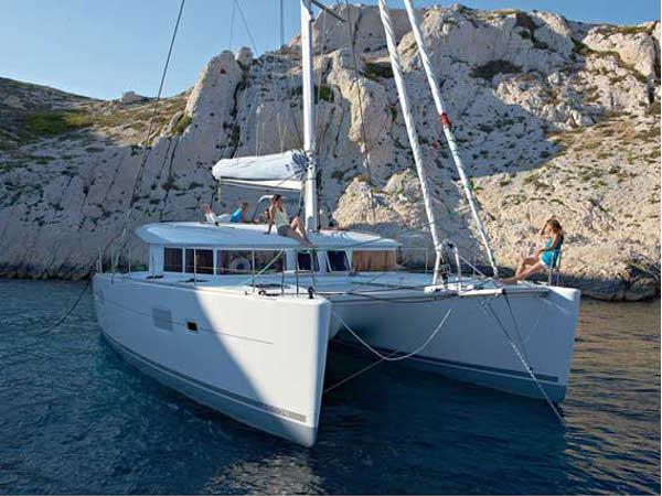 Book yachts online - catamaran - Lagoon 400 S2 - MAJA V - rent