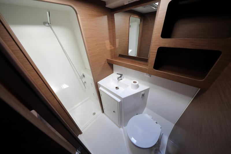Book yachts online - catamaran - Lagoon 42 - EASY COURSE - rent