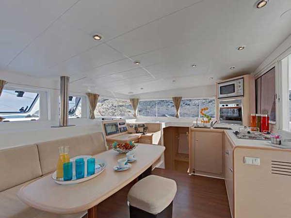 Book yachts online - catamaran - Lagoon 400 - MY STAR - rent