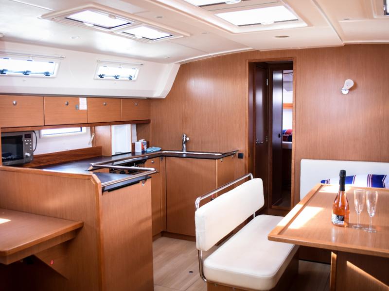 Book yachts online - sailboat - Bavaria Cruiser 50 - SIEGAL - rent