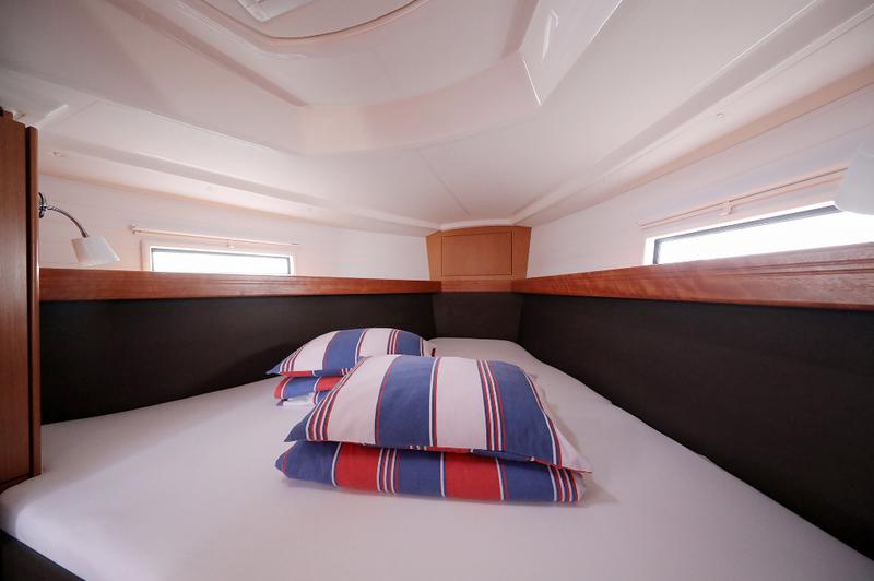 Book yachts online - sailboat - Bavaria Cruiser 37 - SUN COURSE - rent