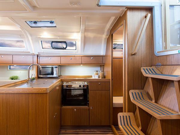 Book yachts online - sailboat - Bavaria Cruiser 37 - SUN COURSE - rent