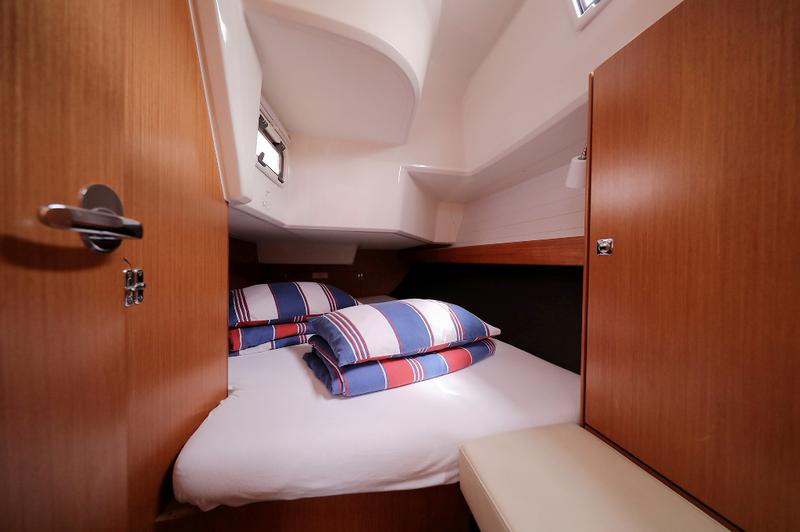 Book yachts online - sailboat - Bavaria Cruiser 37 - SUN COURSE - rent