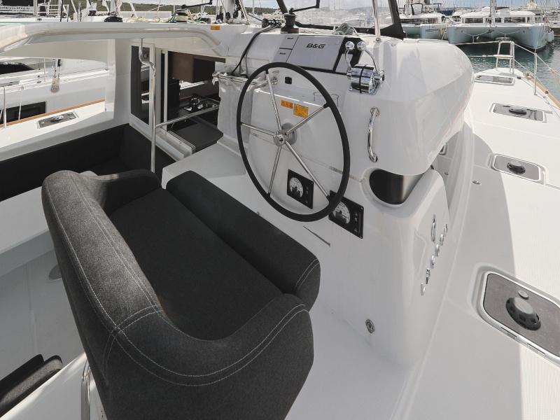 Book yachts online - catamaran - Lagoon 40-3 EXCLUSIVE - THE CURE OWNER VERSION AC salon + generator - rent