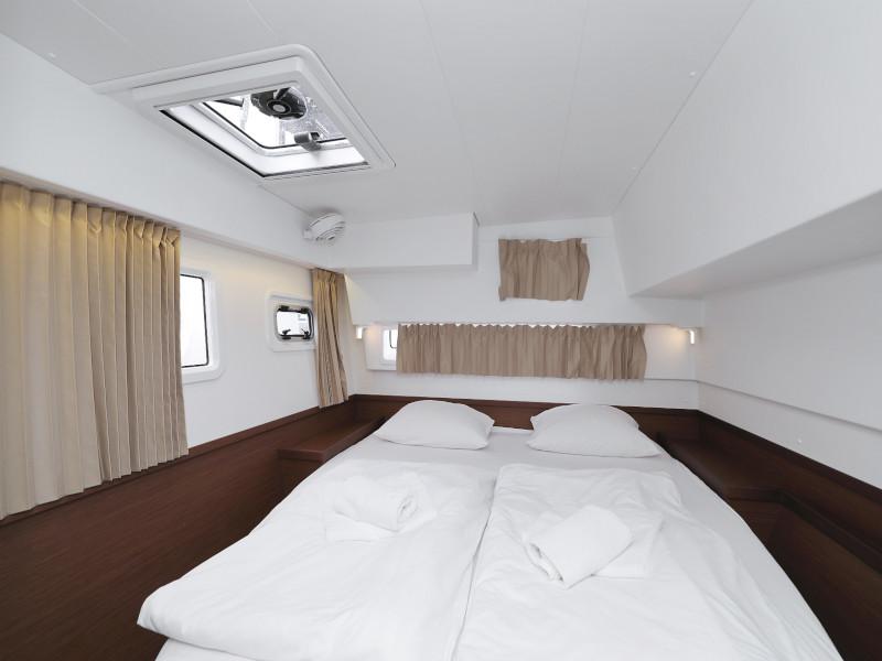 Book yachts online - catamaran - Lagoon 42 - FANTASEA  - rent