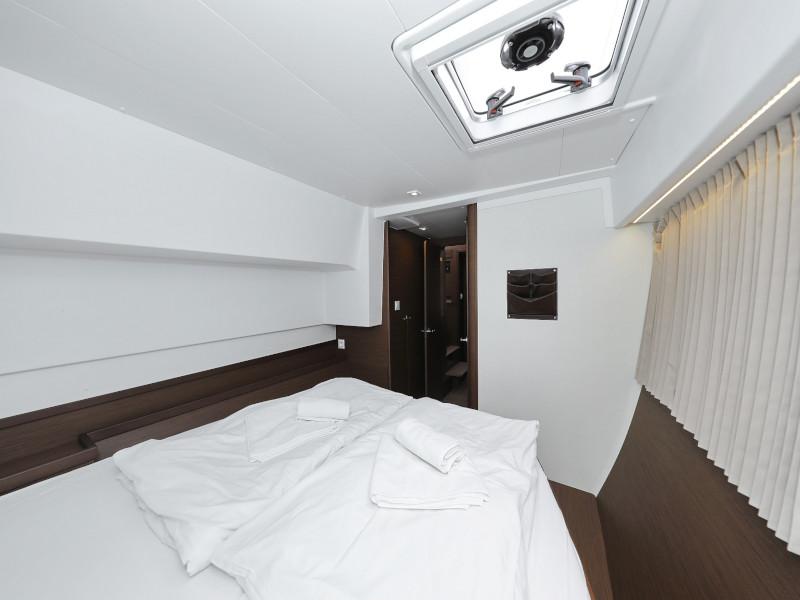 Book yachts online - catamaran - Lagoon 42 - FANTASEA  - rent