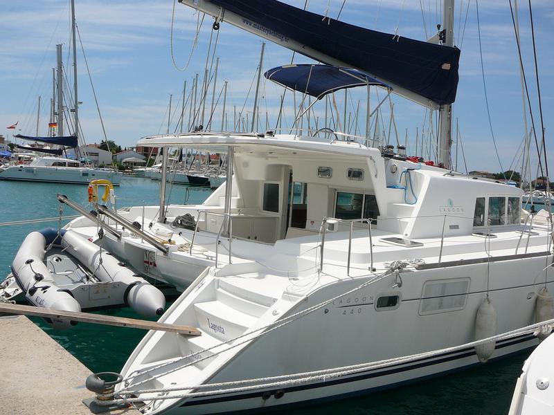 Book yachts online - catamaran - Lagoon 440-07 - LAGOSTA - rent