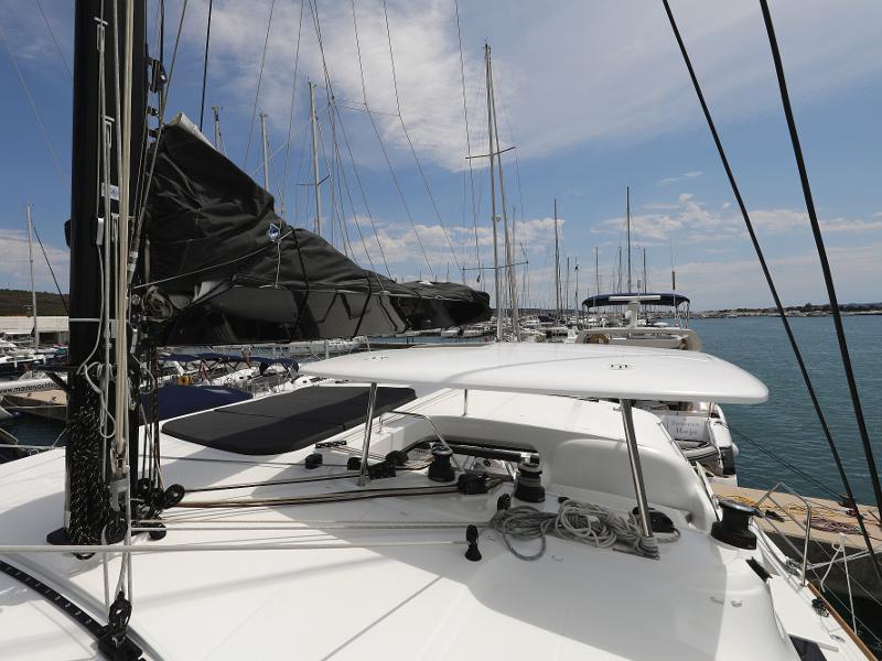 Book yachts online - catamaran - Lagoon 52 - SEA DWELLER (ex.TEQUILA SUNRISE) AC Generator Watermaker - rent