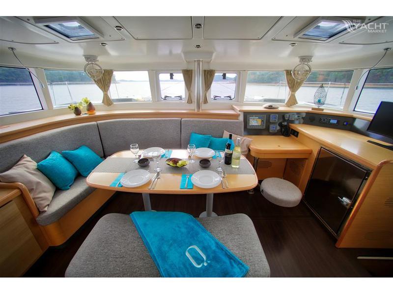 Book yachts online - catamaran - Lagoon 440-09 - Unique - rent