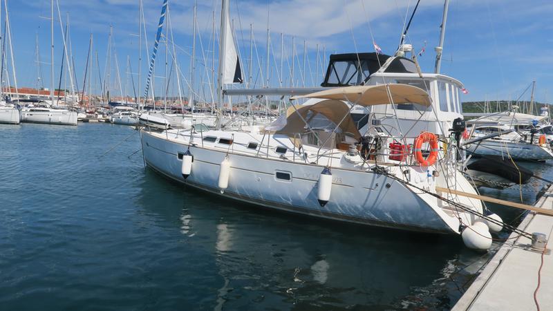 Book yachts online - sailboat - Oceanis 423 - Viva - rent