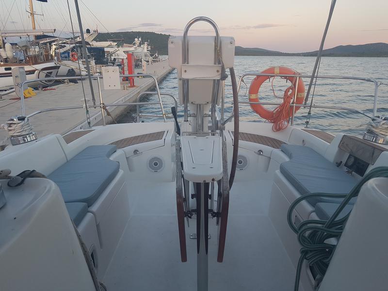 Book yachts online - sailboat - Oceanis 423 - Viva - rent