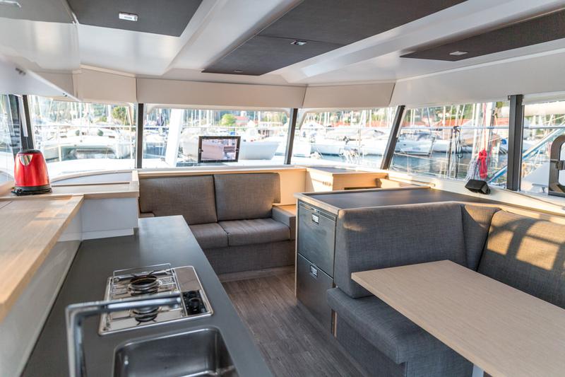 Book yachts online - powercatamaran - Fountaine Pajot MY 37[G] - Jam - rent