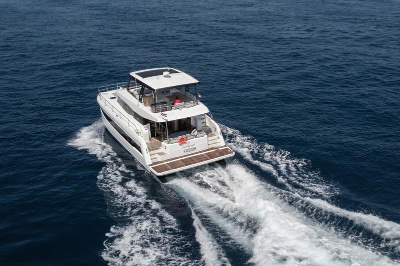 Book yachts online - powercatamaran - Fountaine Pajot MY 44 - Fusion - rent