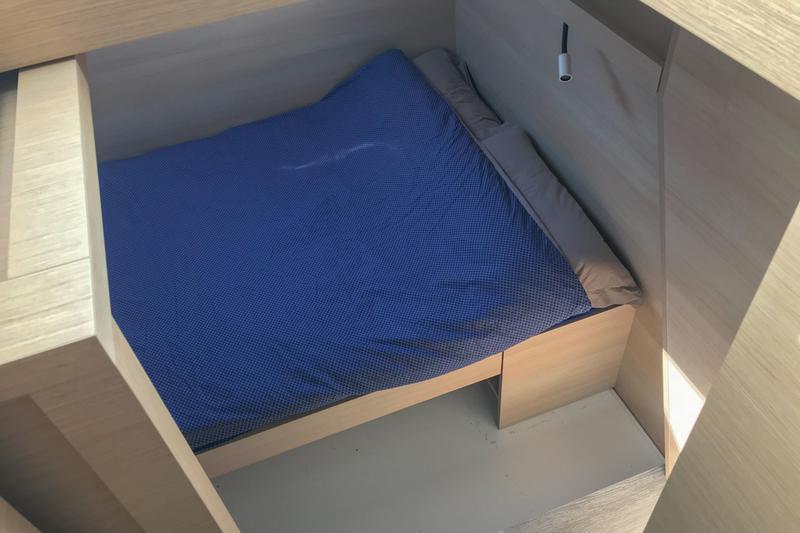 Book yachts online - powercatamaran - Fountaine Pajot MY 44 - Fusion - rent