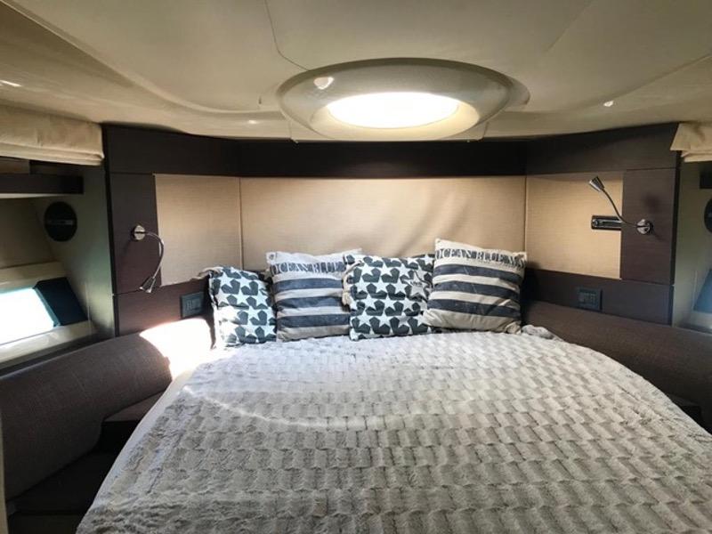 Book yachts online - motorboat - Azimut 43 - AMBRA - rent