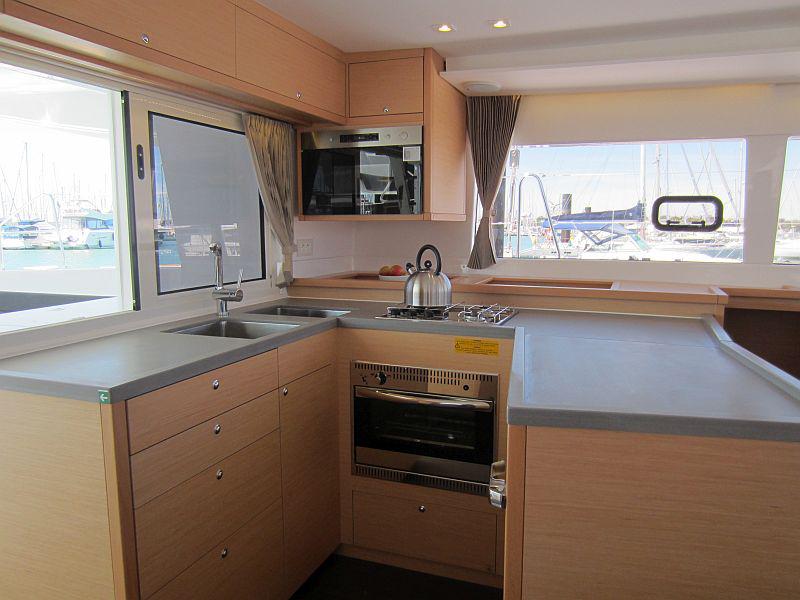 Book yachts online - catamaran - Lagoon 450 S - Anabella - rent