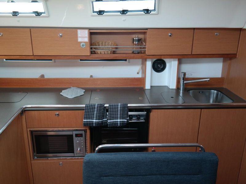 Book yachts online - sailboat - Bavaria Cruiser 45 - Alena - rent