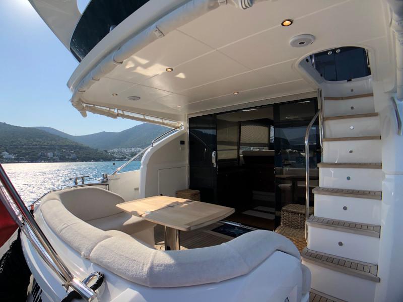 Book yachts online - motorboat - Princess 52 Fly - Miracle - rent