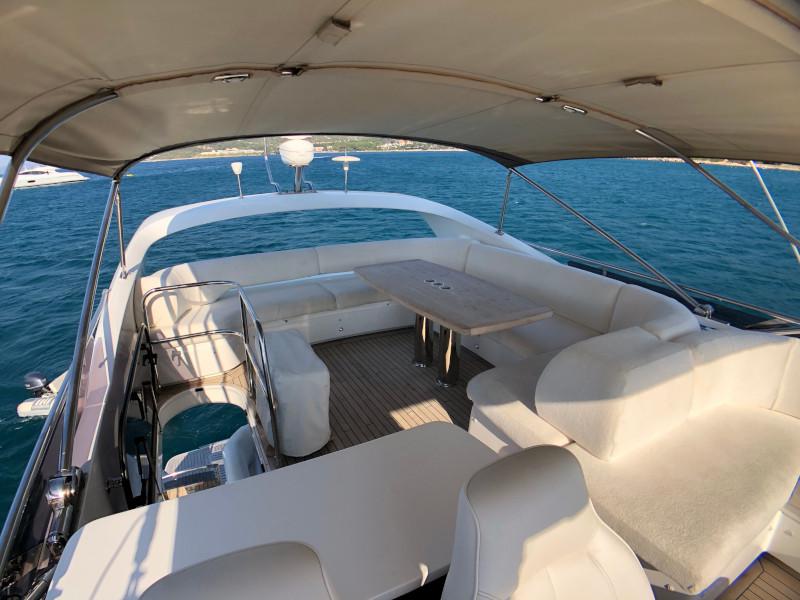 Book yachts online - motorboat - Princess 52 Fly - Miracle - rent