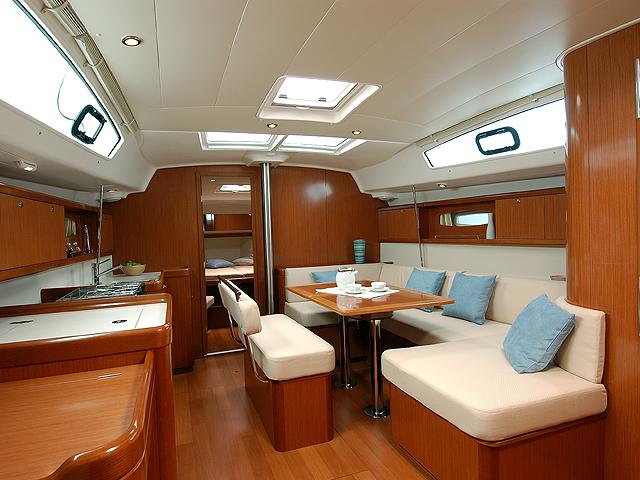 Book yachts online - sailboat - Oceanis 43 / 3 cbs - EC O43 09 G - rent