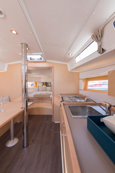 Book yachts online - sailboat - Oceanis 38.1 - CVITA - rent