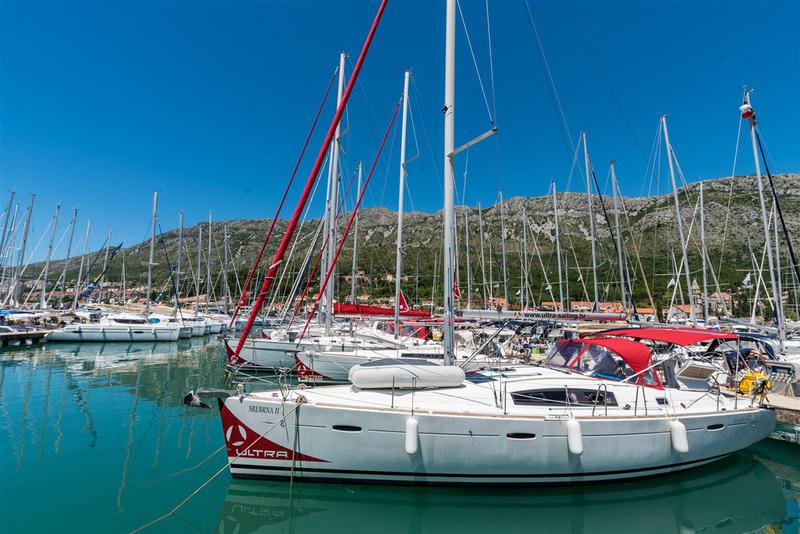 Book yachts online - sailboat - Oceanis 41 - LIMONI - rent