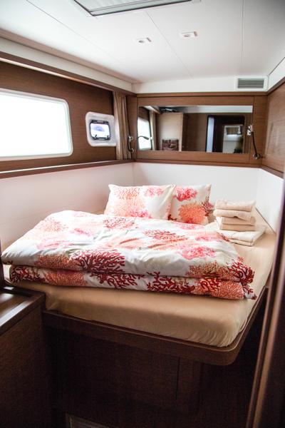 Book yachts online - catamaran - Lagoon 450 Sport (2019) equipped with generator, A/C (saloon+cabins), dishwasher - VJERA - rent