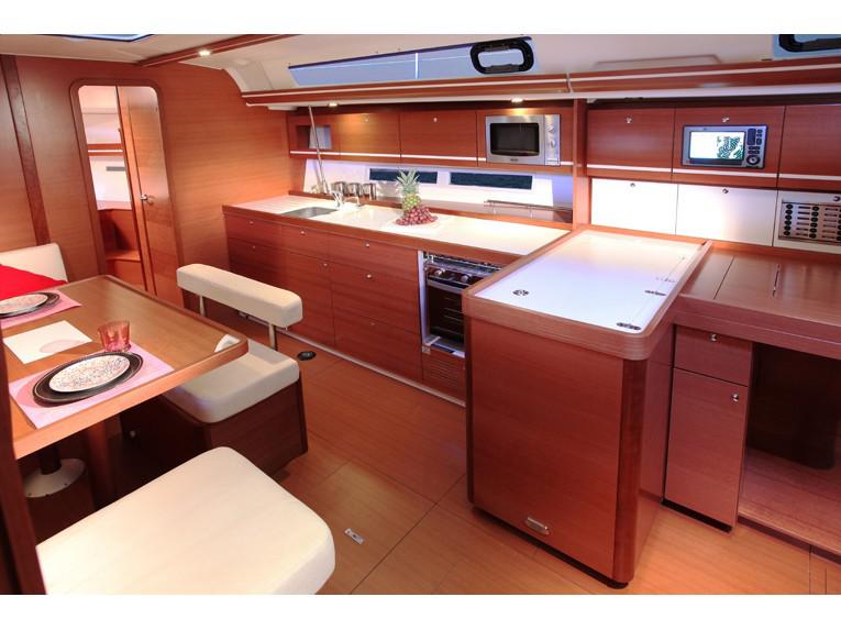 Book yachts online - sailboat - Dufour 450 GL - Trevi - rent