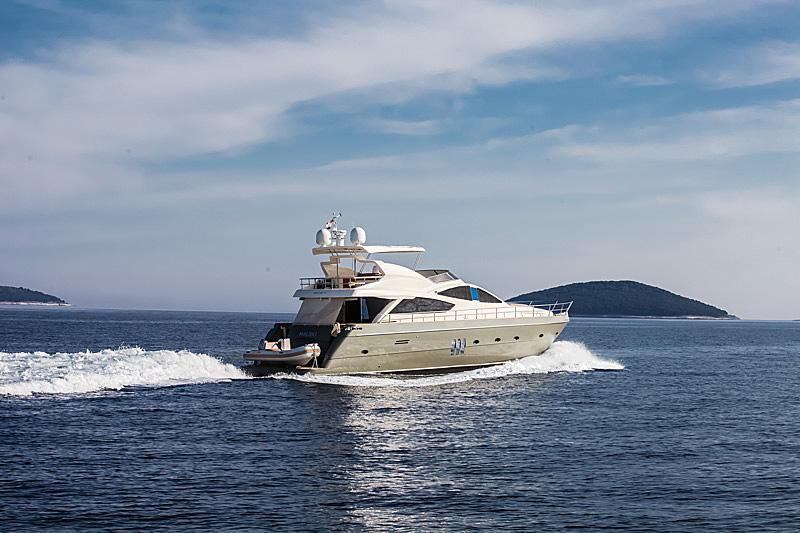 Book yachts online - motorboat - Abacus 70 Fly - Malibu - rent