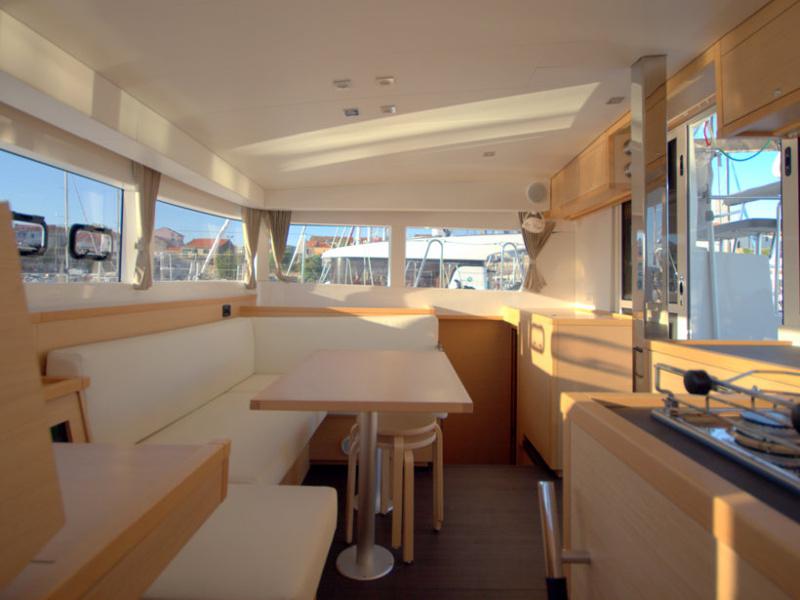 Book yachts online - catamaran - Lagoon 39 - White Cat - rent