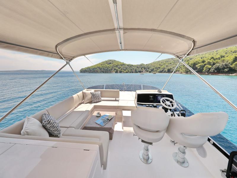 Book yachts online - motorboat - Manhattan 52 - CICO - rent