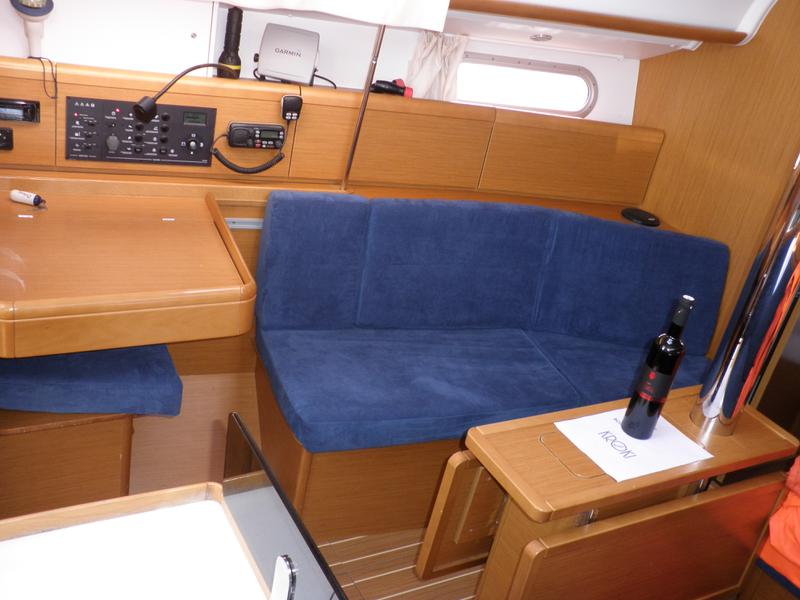 Book yachts online - sailboat - Sun Odyssey 36i - BARBARROSSA - rent