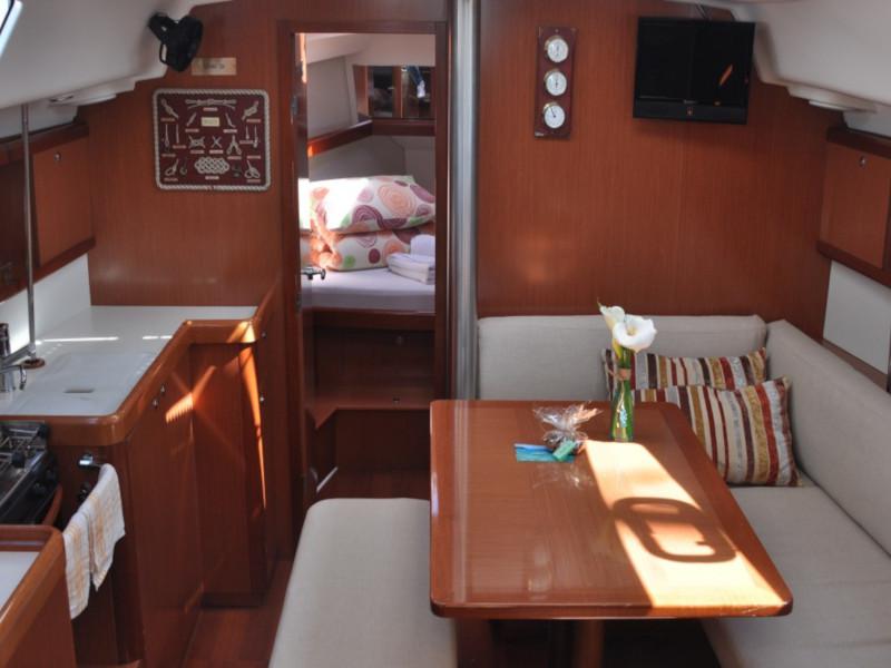 Book yachts online - sailboat - Oceanis 40 - DINKI DI - rent