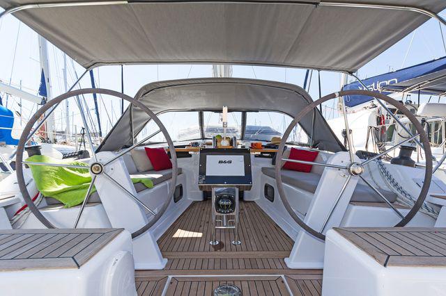 Book yachts online - sailboat - Hanse 385 - JOY - rent