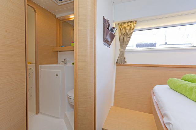 Book yachts online - catamaran - Lagoon 42 A/C &amp; GEN - Venus - rent