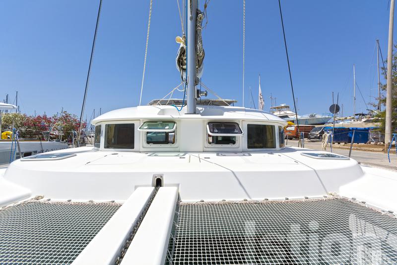Book yachts online - catamaran - Lagoon 380 - Istion - rent