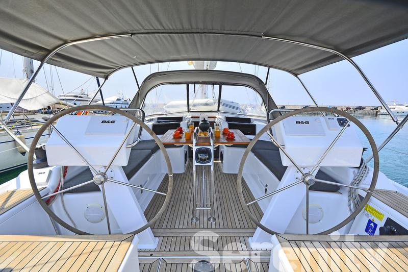 Book yachts online - sailboat - Hanse 455 - Serenity - rent