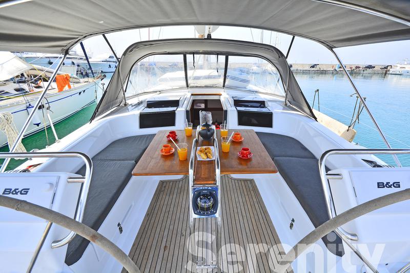 Book yachts online - sailboat - Hanse 455 - Serenity - rent