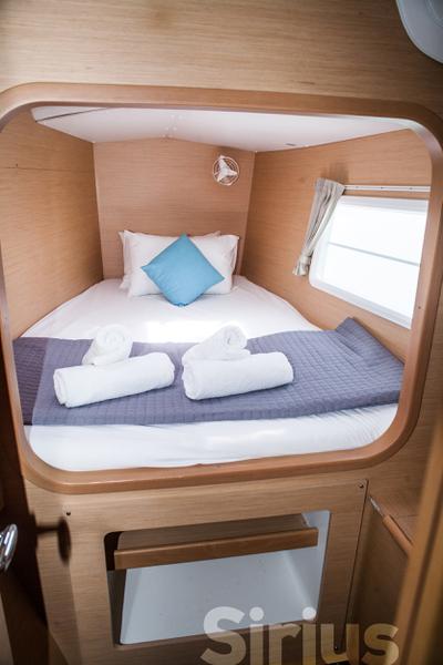 Book yachts online - catamaran - Lagoon 380 - Sirius - rent