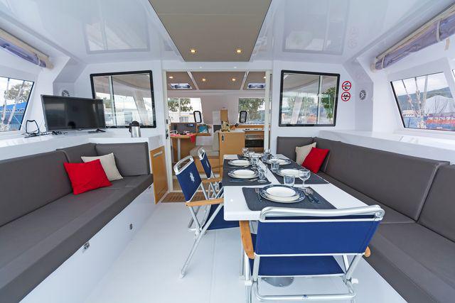 Book yachts online - catamaran - Nautitech Open 40 - MOONLIGHT  - rent