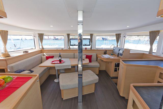 Book yachts online - catamaran - Lagoon 42 A/C &amp; GEN - FULL MOON - rent