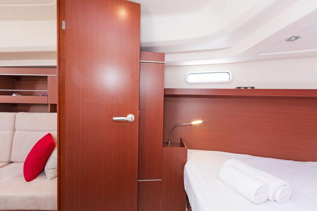 Book yachts online - sailboat - Hanse 385 - Serendip - rent